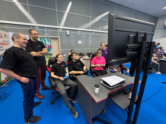 Команды ФБУ «Красноярский ЦСМ» приняли участие в турнире по фиджитал мини-гольфу