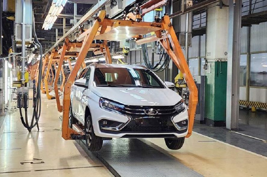 «Автоваз» с китайским партнером запустит на ПМЭФ линию по сборке автомобилей в Петербурге